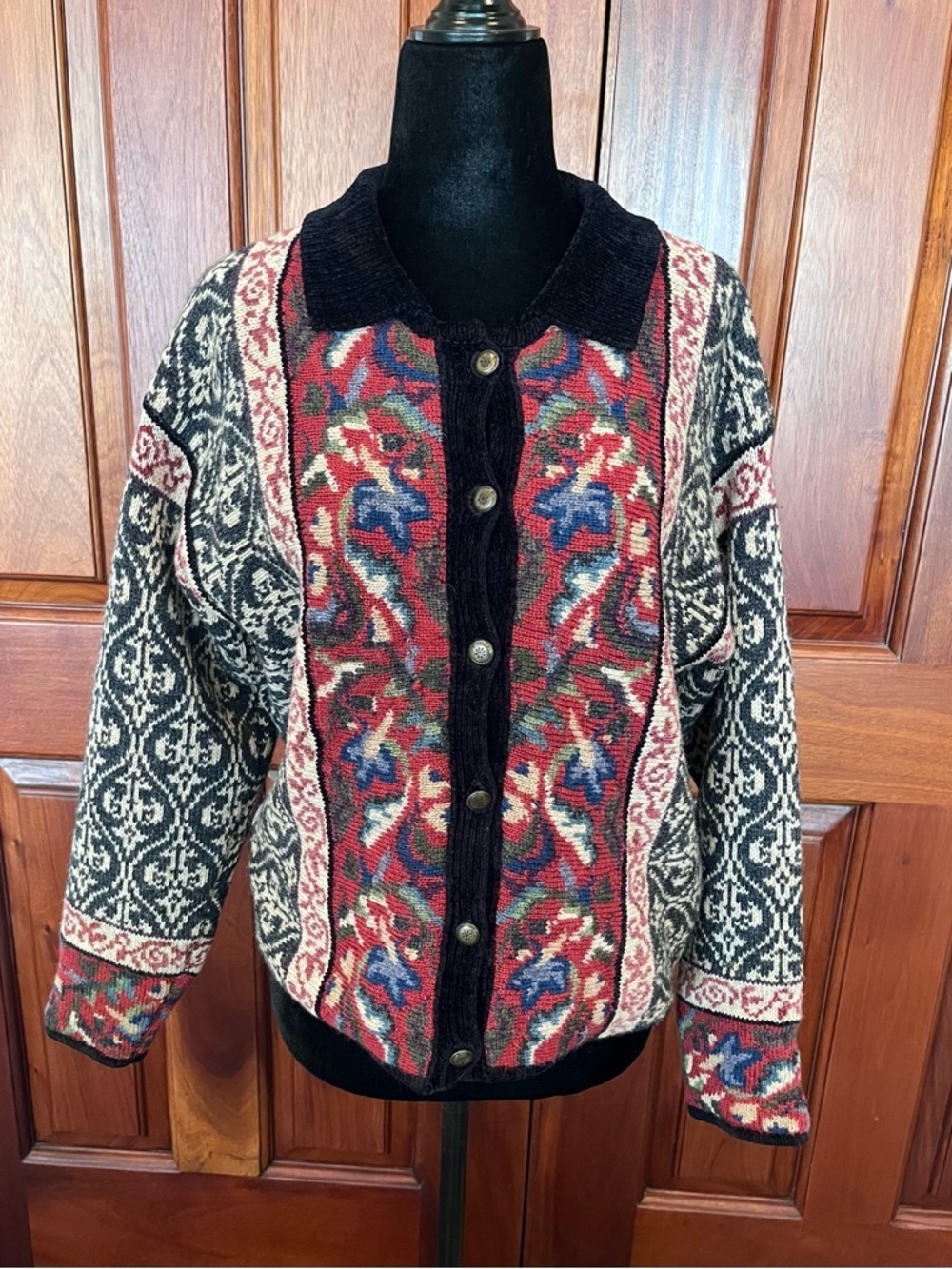 Icelandic Design Cardigan Sweater Women Floral Black Floral Wool Blend Chenille